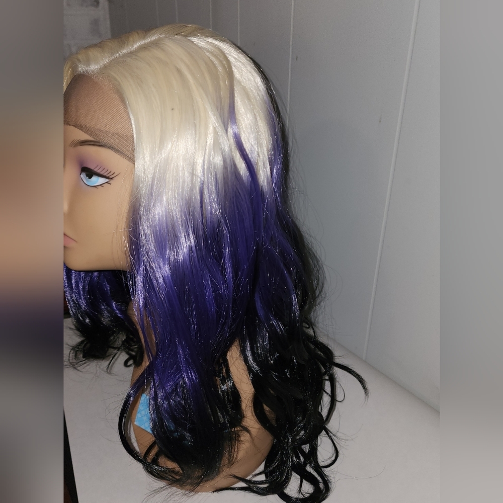 NWT Stunning Lunatics Discontinued , Gorgeous Blonde& Purple Ombre Wig - Picture 14 of 16